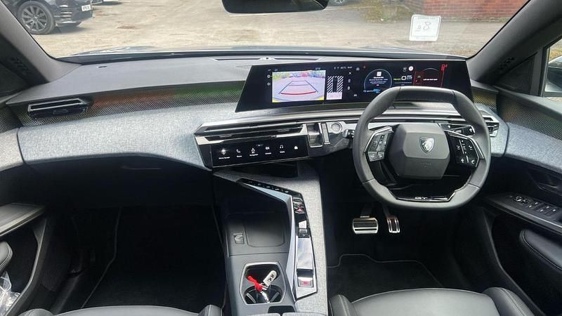 Used Peugeot e-3008 GT 152 kW (207 HP) 2025 Grey SUV