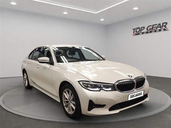 White Used 2019 BMW 320 Sedan | £19,194 (A bit pricey) - Image 1/1