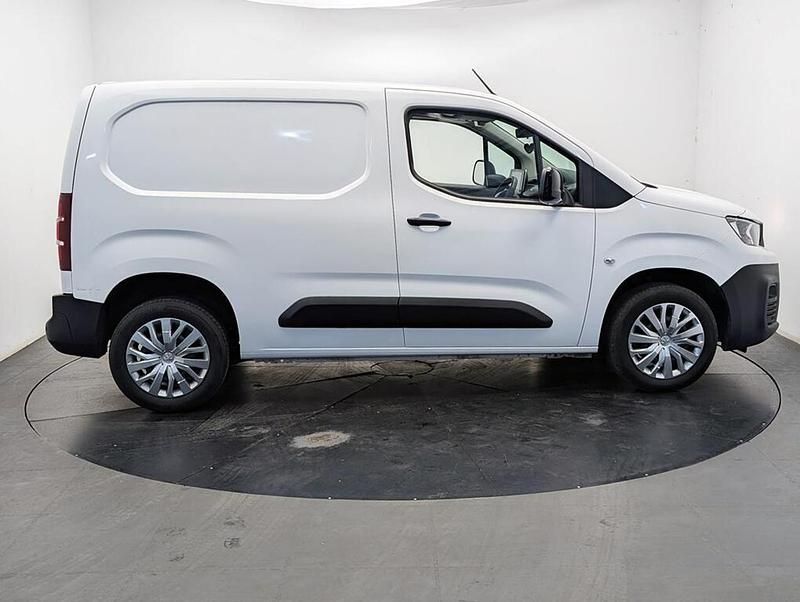 Used Peugeot Partner Premium 100 HP (73 kW) 2022 White MPV