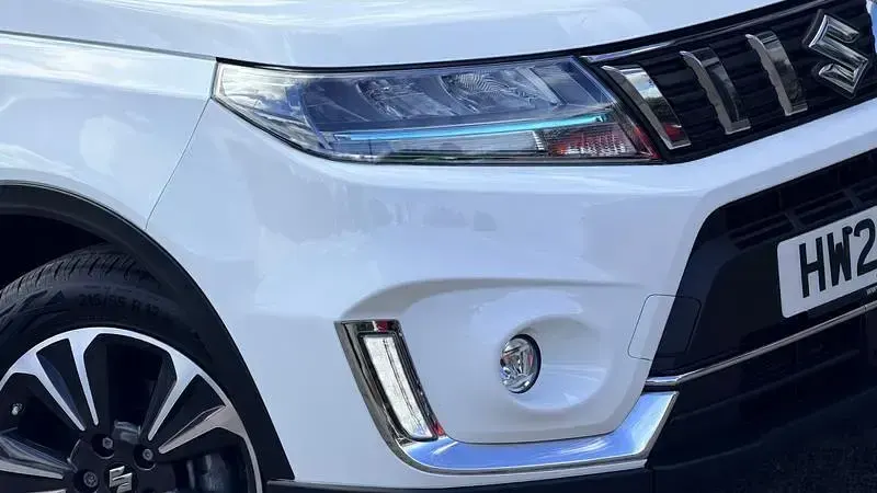 Używany Suzuki Vitara SZ5 115 KM (84 kW) 2024 Biały SUV