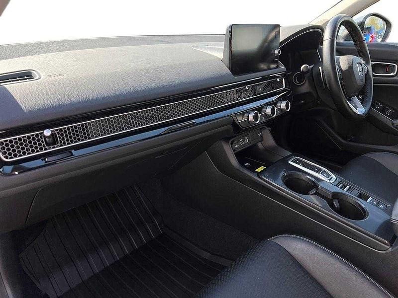 Used Honda Civic Advance 143 HP (105 kW) 2024 Sonic grey Hatchback