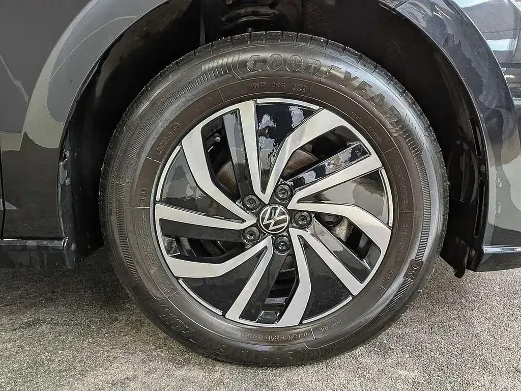 Second-hand VW Polo Life 95 CP (69 kW) 2024 Negru Hatchback