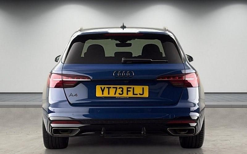 Usado Audi A4 Black Edition 204 HP (150 kW) 2025 Carrinha