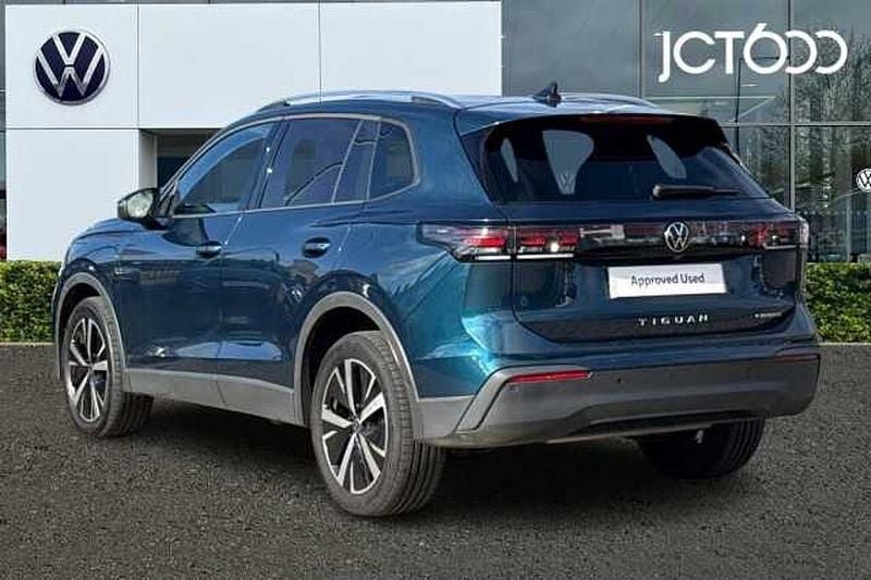 Gebraucht VW Tiguan Match 204 PS (150 kW) 2025 Blau SUV