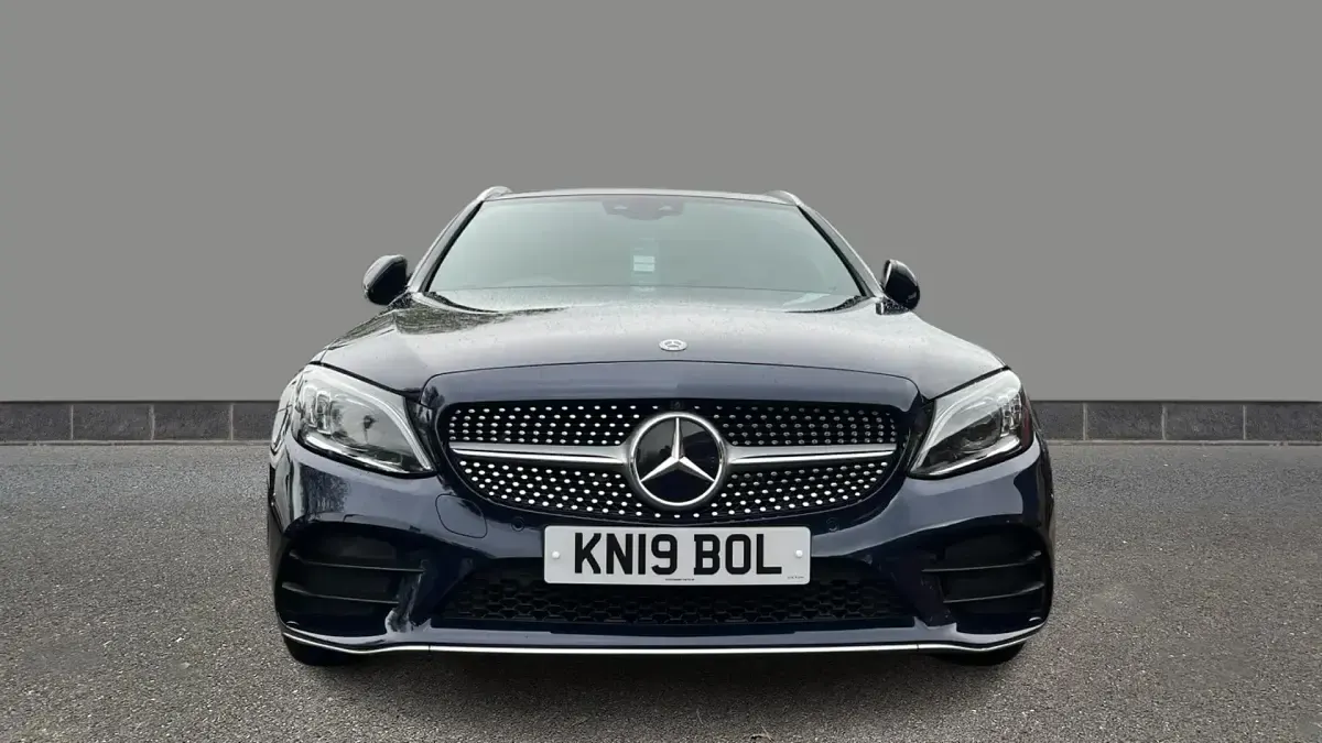 Usado Mercedes C200 AMG Line Premium Plus 184 HP (135 kW) 2019 Azul Carrinha