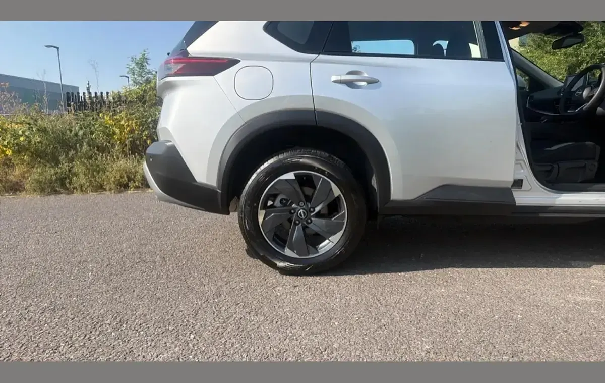 New Nissan X-Trail Acenta Premium 204 HP (150 kW) 2026 Silver SUV