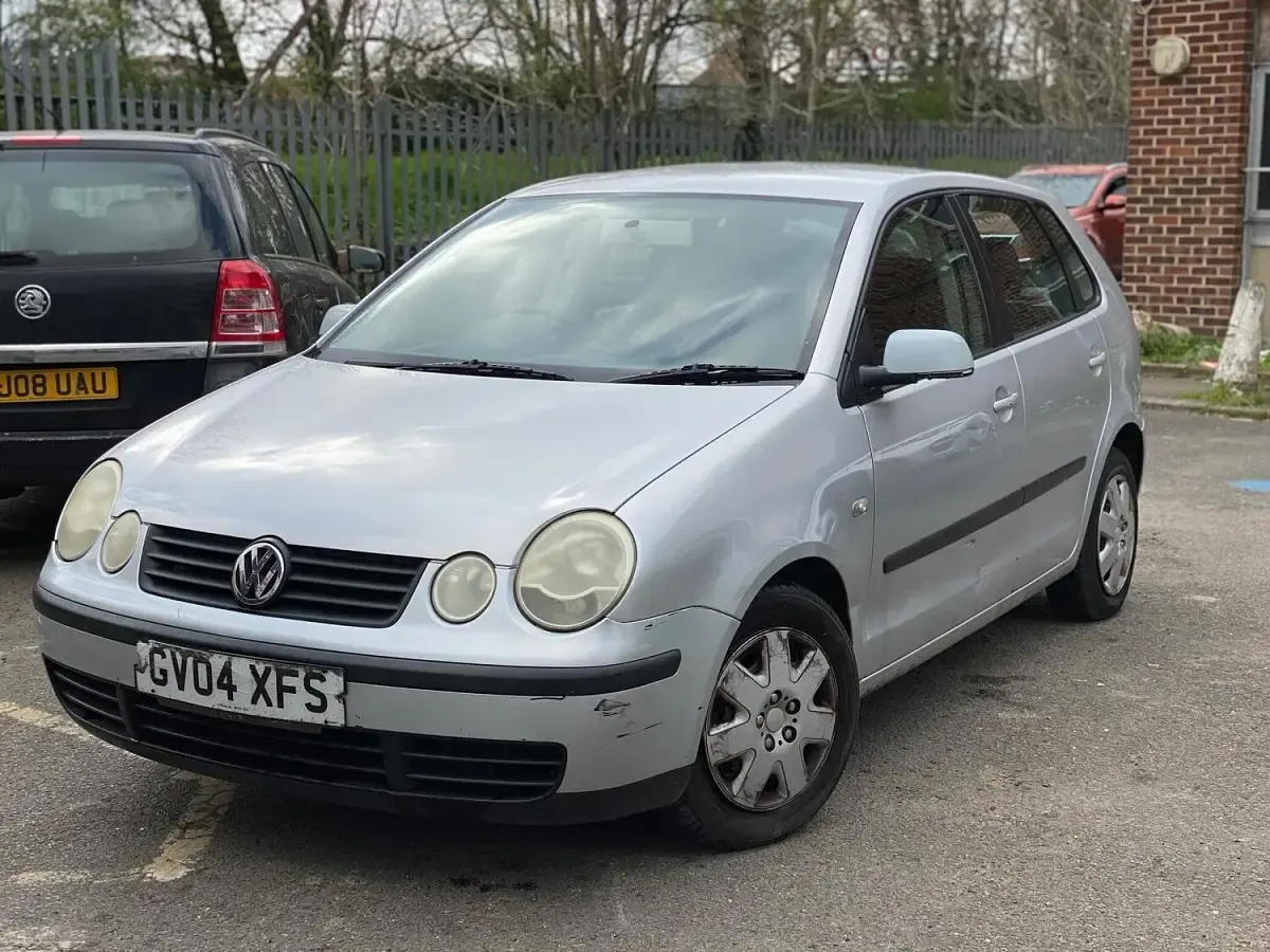 Used VW Polo SE 75 HP (55 kW) 2004 Silver Hatchback