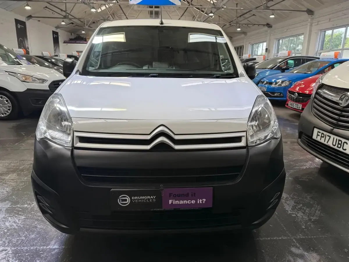 Used Citroën Berlingo 75 HP (55 kW) 2018 White MPV