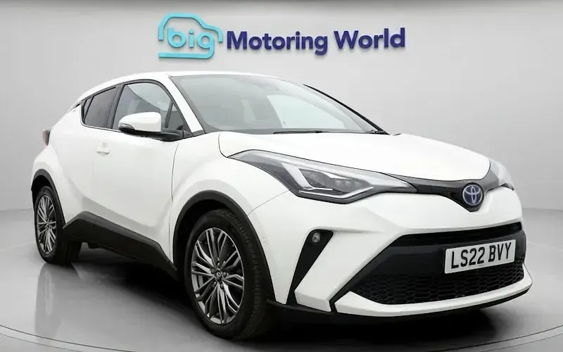 Second-hand Toyota C-HR 122 CP (89 kW) 2022 SUV