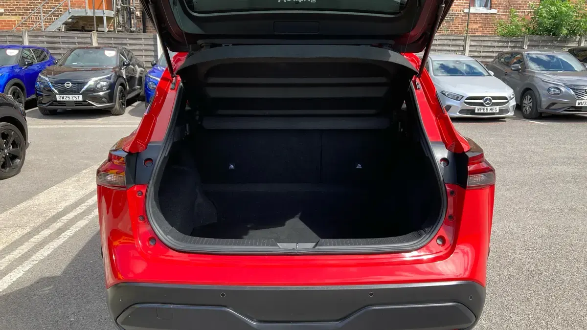 Used Nissan Qashqai Acenta Premium 140 HP (102 kW) 2023 Red SUV