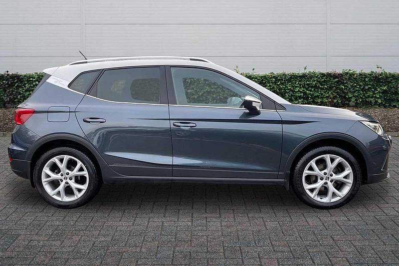 Used Seat Arona FR 150 HP (110 kW) 2021 Magnetic grey SUV