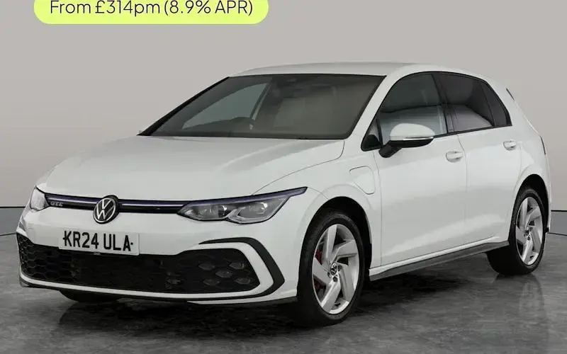 Second-hand VW Golf VIII GTE 245 CP (180 kW) 2024 Hatchback