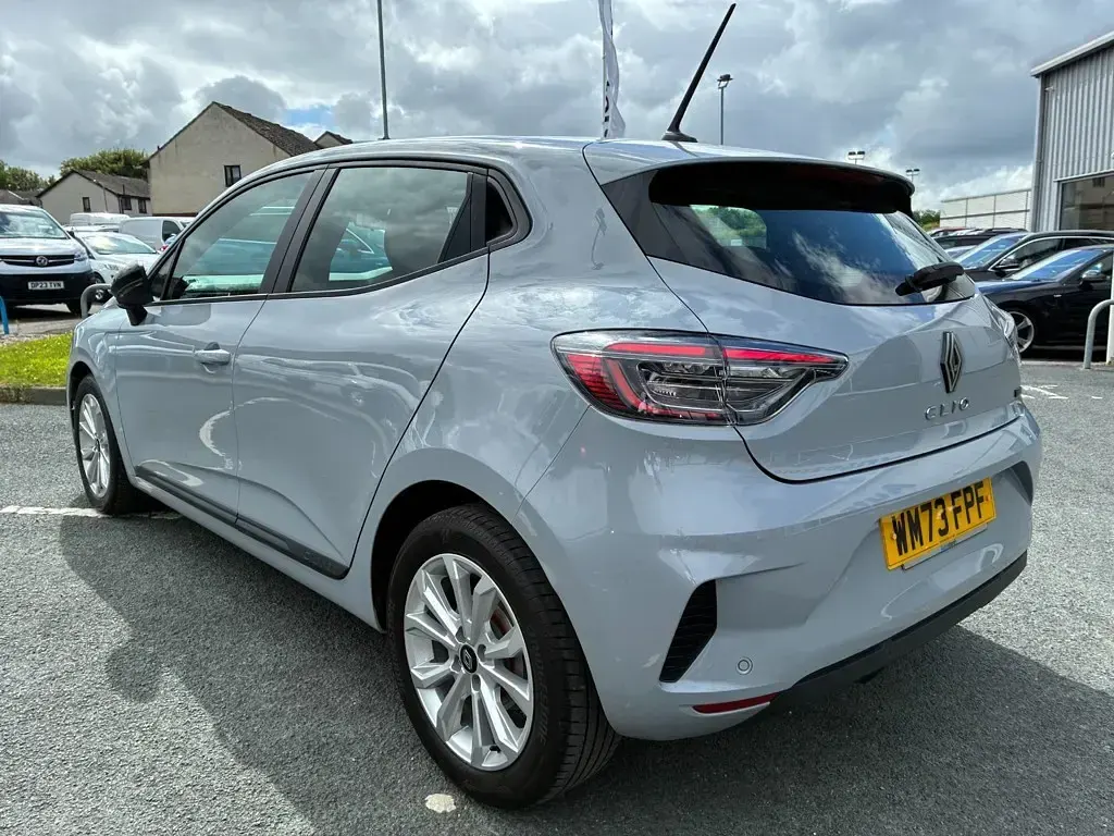 Used Renault Clio V Evolution 143 HP (105 kW) 2024 Grey Hatchback