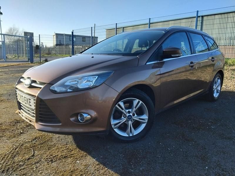 Used Ford Focus Zetec 125 HP (91 kW) 2013 Brown Estate