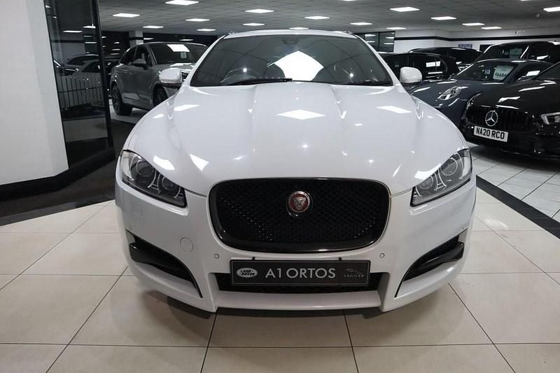 Used Jaguar XF Sportbrake R-Sport 200 HP (147 kW) 2015 White Estate