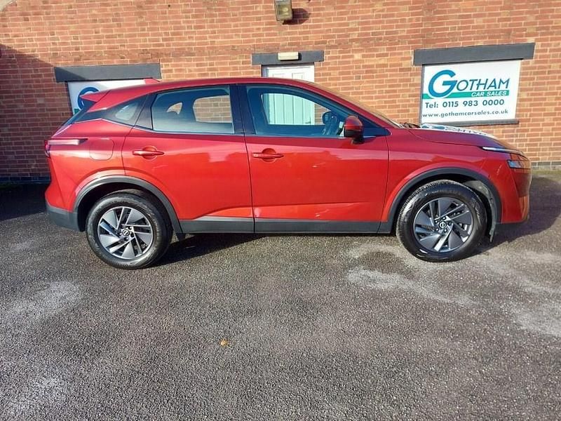 Used Nissan Qashqai Acenta Premium 158 HP (116 kW) 2022 Red SUV