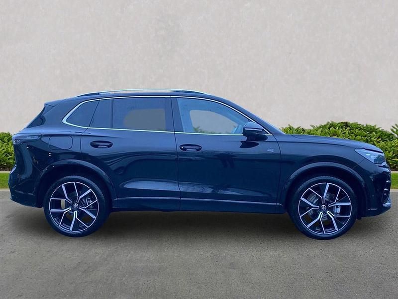 Used VW Tiguan R-line 272 HP (200 kW) 2025 Black SUV