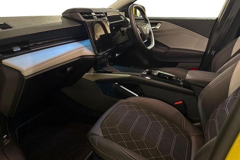 New Ford Puma Premium 168 HP (123 kW) 2025 Yellow SUV