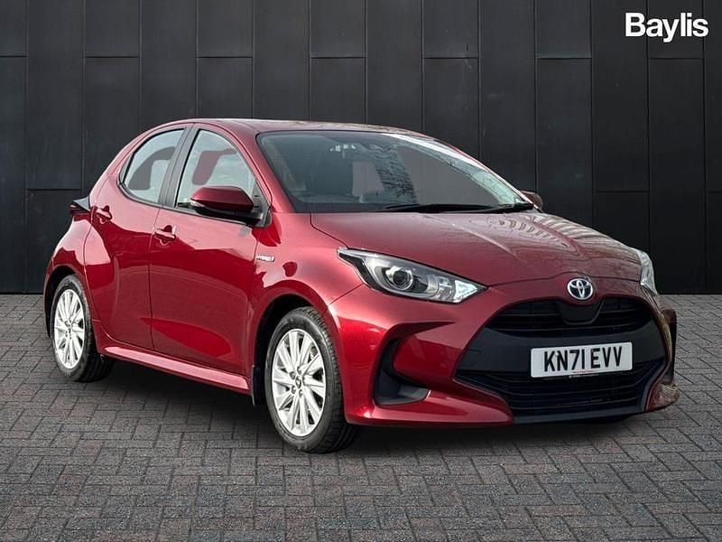 Used Toyota Yaris Hybrid 2021 Red Hatchback