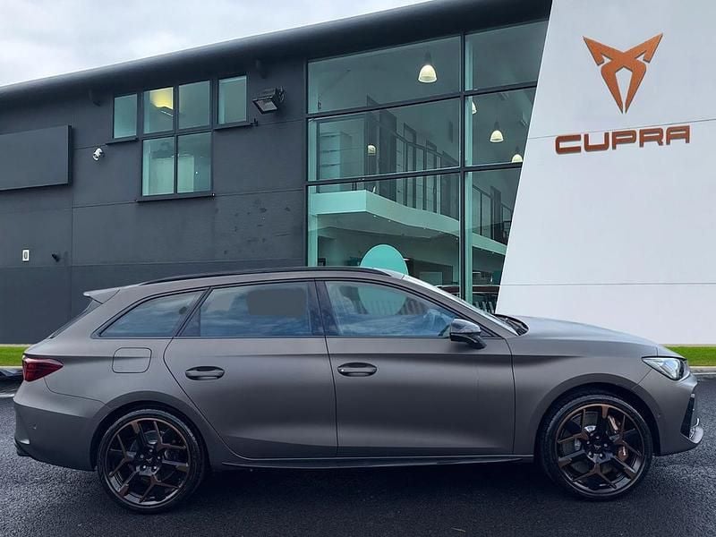 New Cupra Leon VZ3 204 HP (150 kW) 2025 Brown Estate