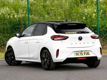 Nouă Vauxhall Corsa-e Ultimate 100 kW (136 CP) 2025 Alb Hatchback