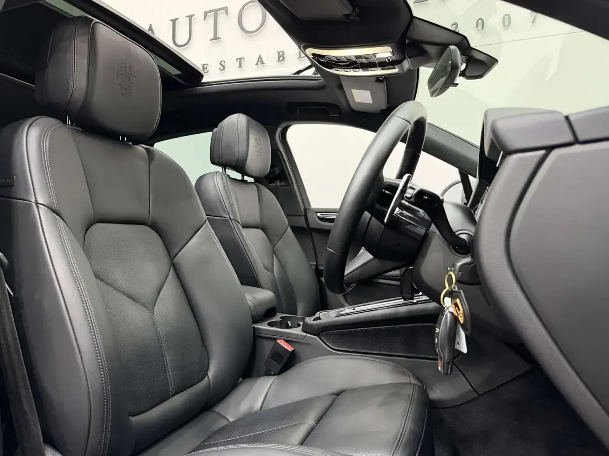 Used Porsche Macan S 374 HP (275 kW) 2025 Grey SUV