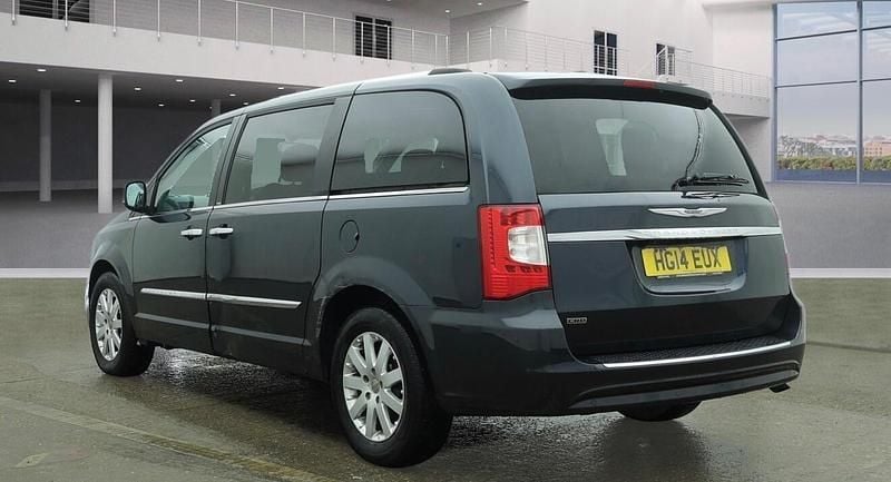 Used Chrysler Grand Voyager Limited 2014 Grey MPV