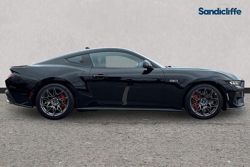 Used Ford Mustang 440 HP (323 kW) 2025 Absolute black (premium colour) Coupe