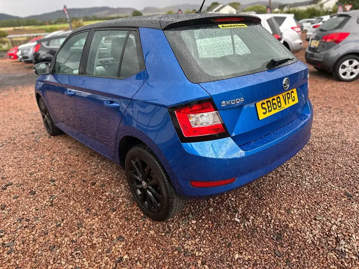Used Skoda Fabia Colour Edition 75 HP (55 kW) 2018 Blue Hatchback