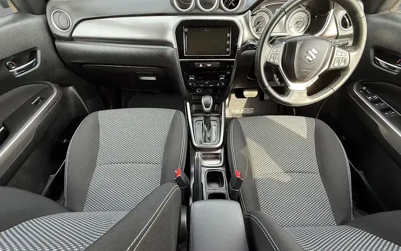 Used Suzuki Vitara SZ-T 116 HP (85 kW) 2022 White SUV