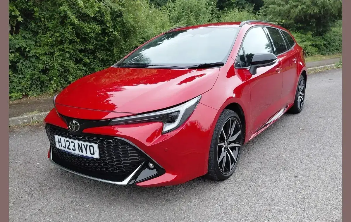 Used Toyota Corolla Sport 192 HP (141 kW) 2023 Red Estate
