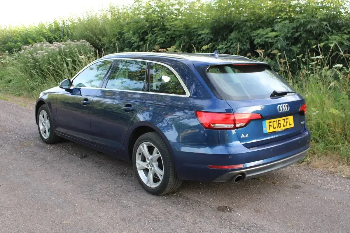 Used Audi A4 Sport 150 HP (110 kW) 2016 Blue Estate