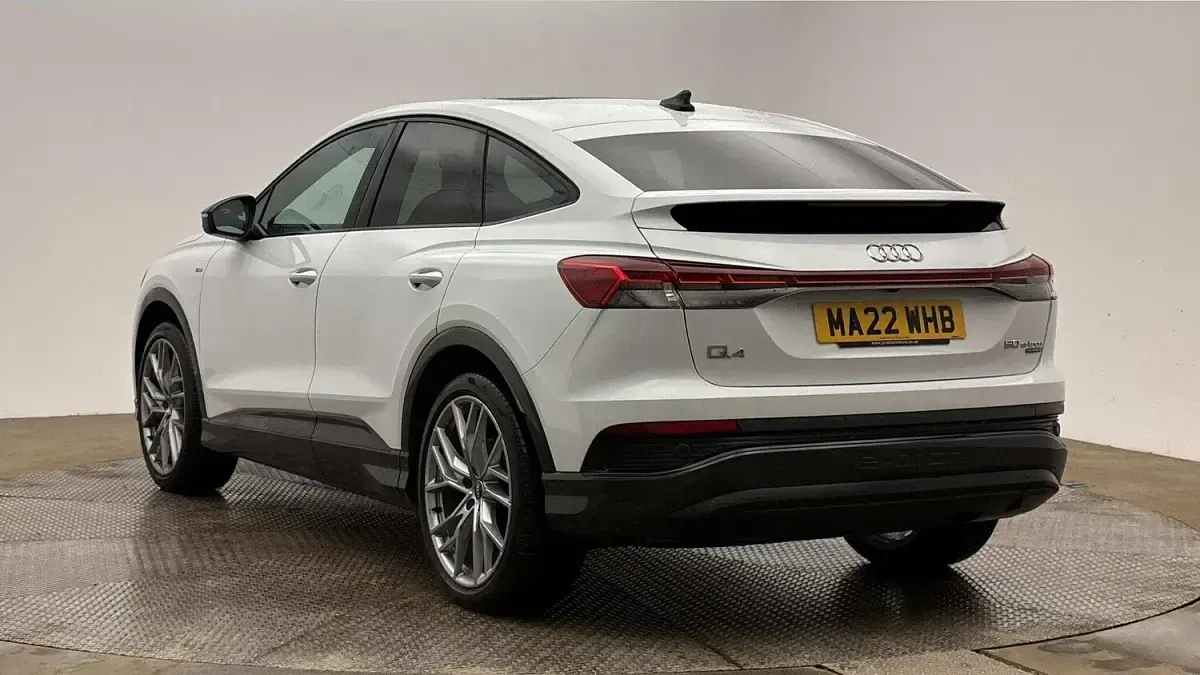 Used Audi Q4 e-tron Advanced 219 kW (299 HP) 2022 White SUV