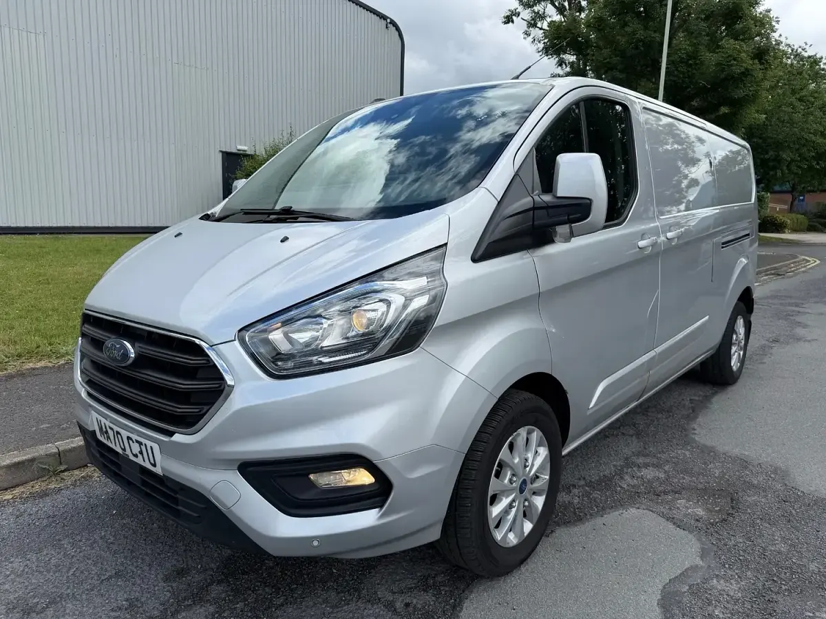 Used Ford Transit Custom Limited 130 HP (95 kW) 2020 Silver Van