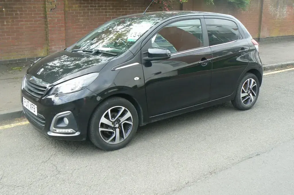 Używany Peugeot 108 Allure 82 KM (60 kW) 2017 Czarny Hatchback