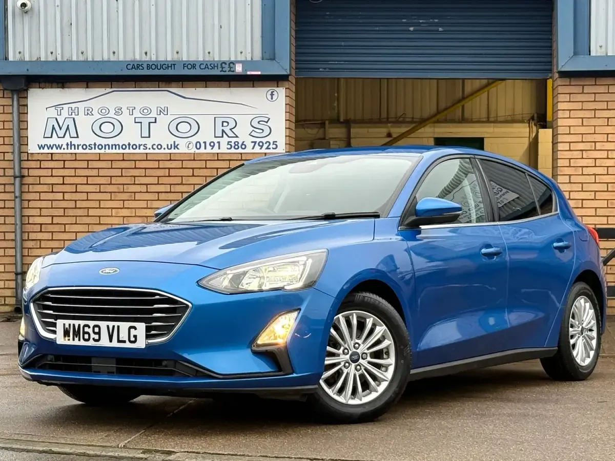 Used Ford Focus Titanium 120 HP (88 kW) 2020 Blue Hatchback
