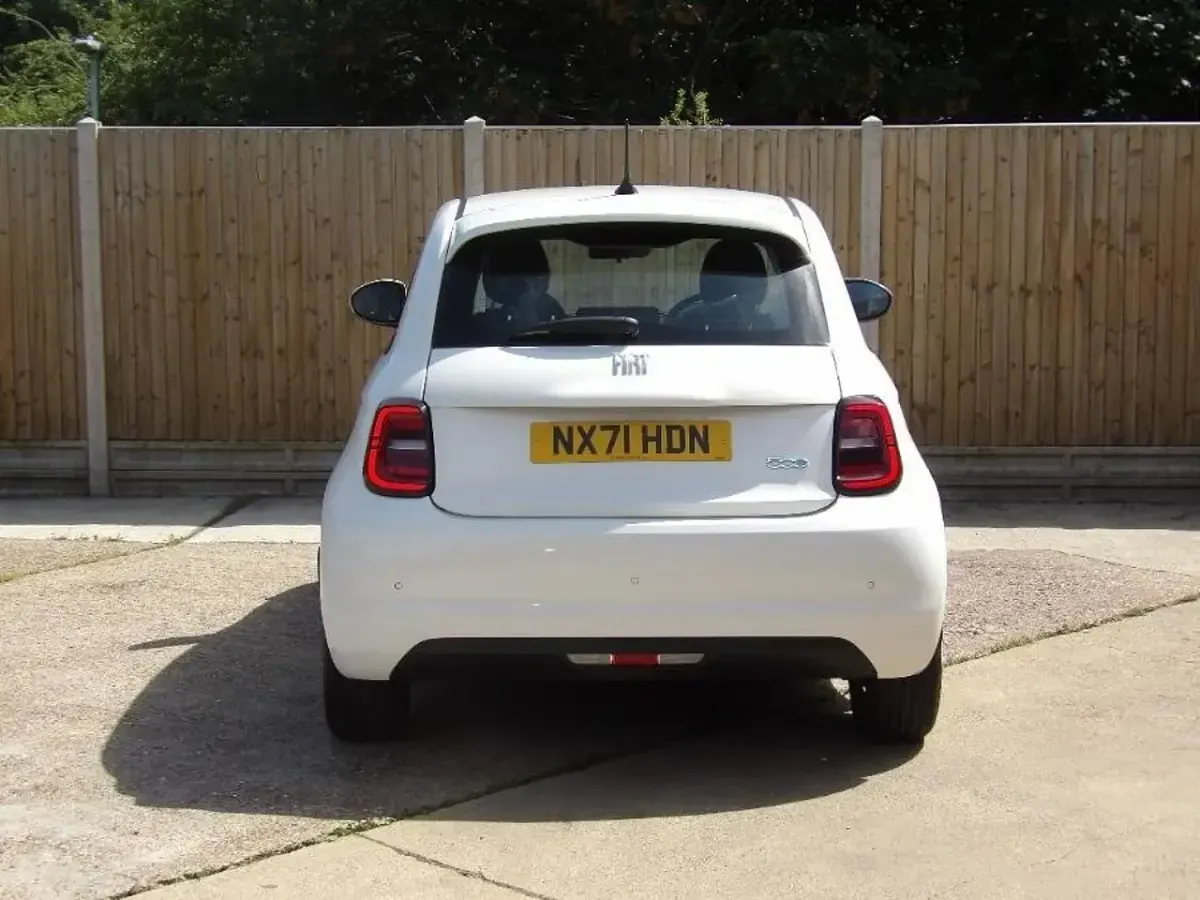Used Fiat 500e Icon 85 kW (116 HP) 2021 White Hatchback