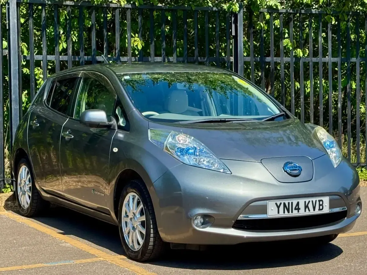Second-hand Nissan Leaf 360º 80 kW (109 CP) 2014 Gri Hatchback