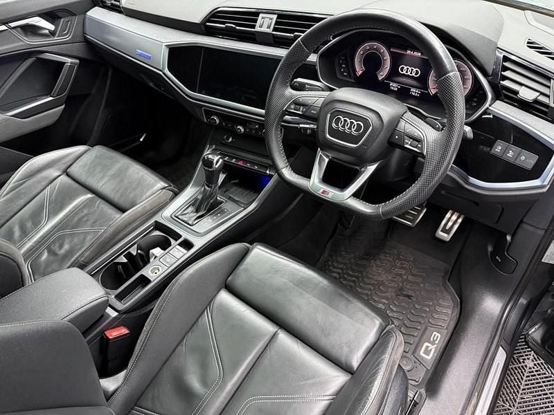 Begagnad Audi Q3 Advanced 2019 Grå SUV