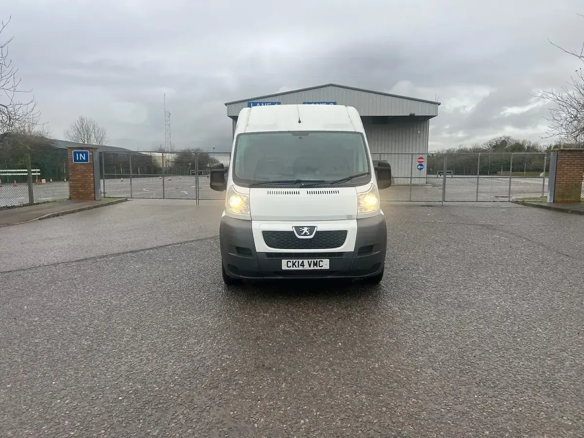 Used Peugeot Boxer 130 HP (95 kW) 2014 White Van