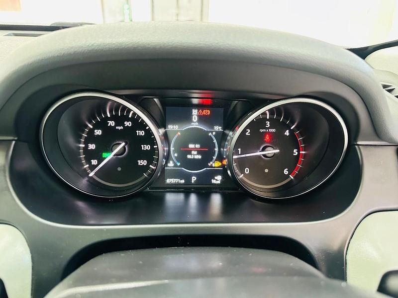 Begagnad Land Rover Discovery Sport HSE Luxury 2017 Röd SUV