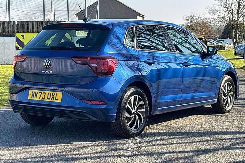 Used VW Polo Life 95 HP (69 kW) 2023 Blue Hatchback