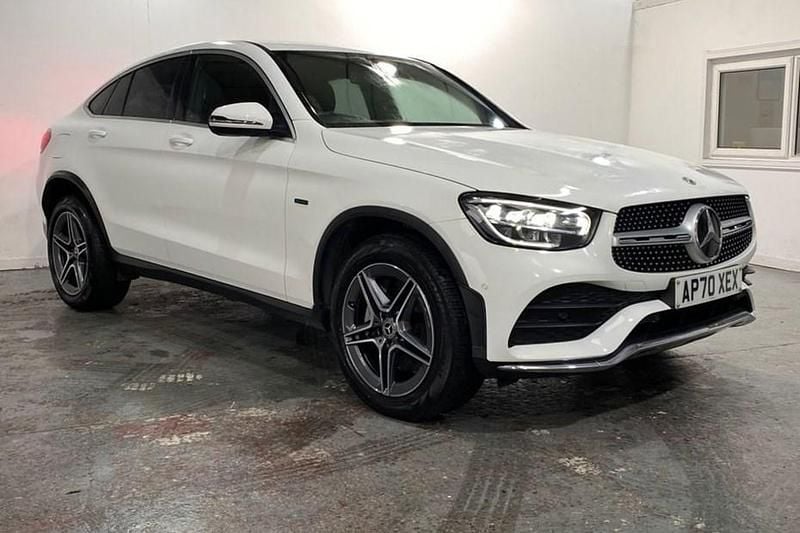 White Used 2020 Mercedes E300 AMG line Coupe | £22,495 (Fair price) - Image 1/1