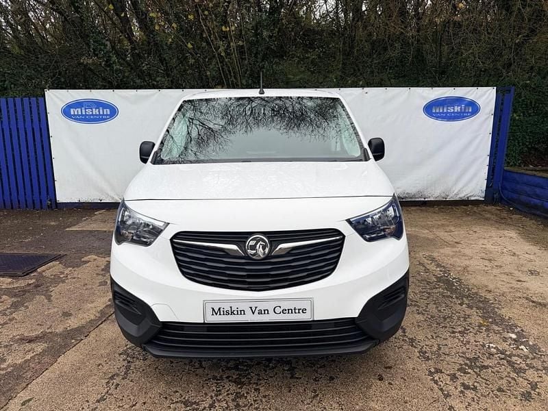 Used Vauxhall Combo Edition 100 HP (73 kW) 2020 White Van