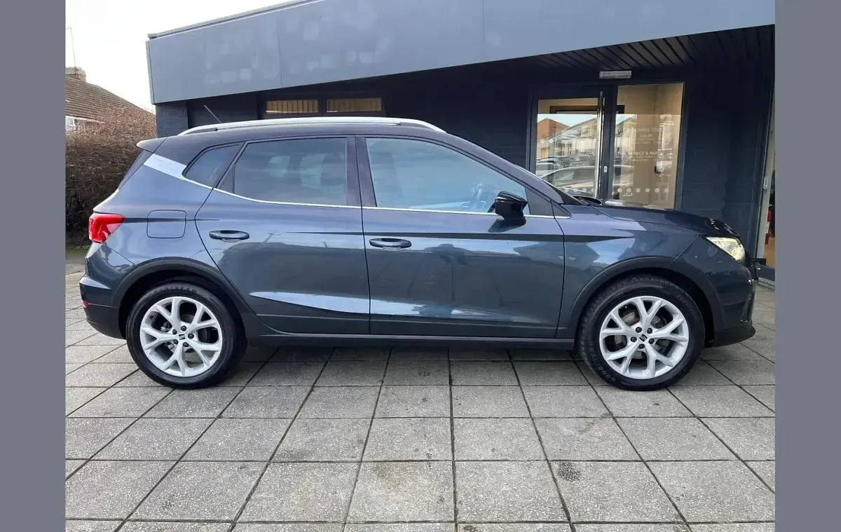 Used Seat Arona FR 108 HP (79 kW) 2023 Grey SUV