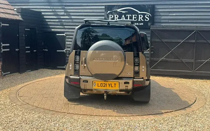 Used Land Rover Defender 400 HP (294 kW) 2024 SUV