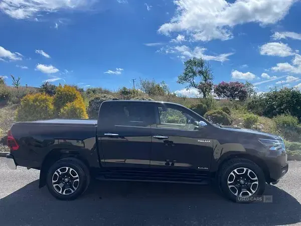 Used Toyota HiLux 204 HP (150 kW) 2024 Black Pickup