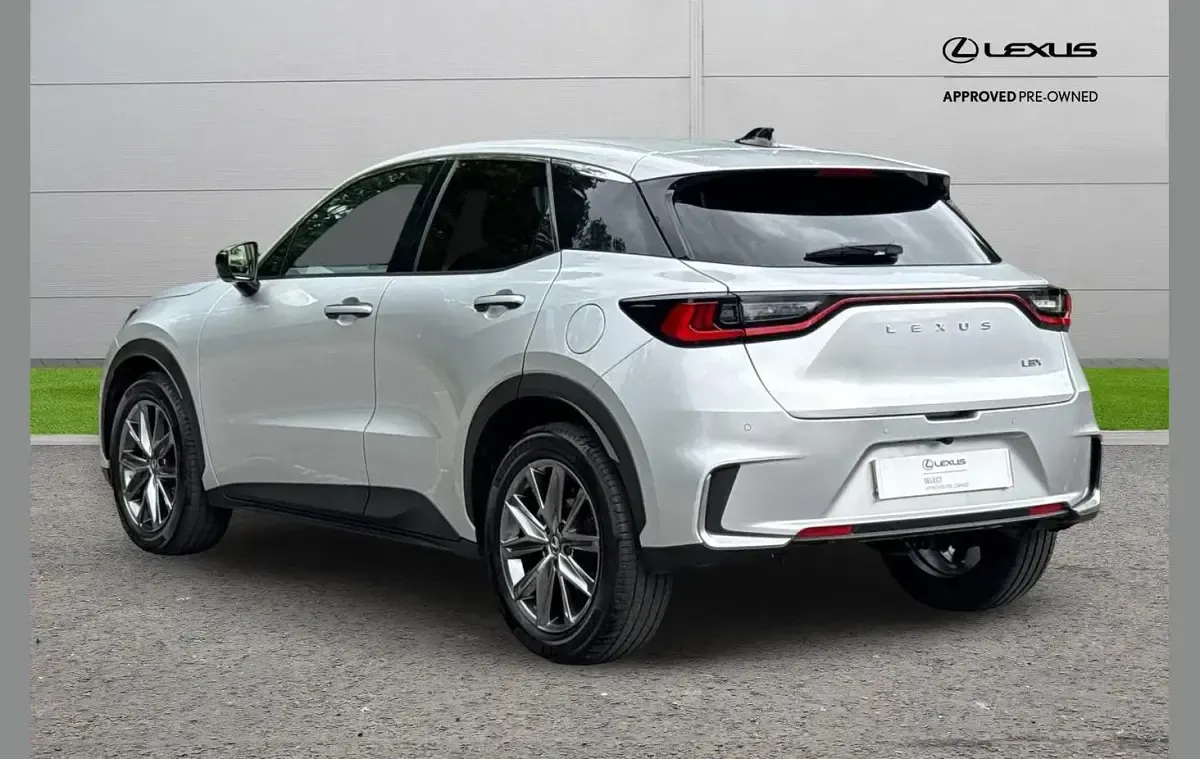 Used Lexus LBX 136 HP (100 kW) 2024 Silver SUV