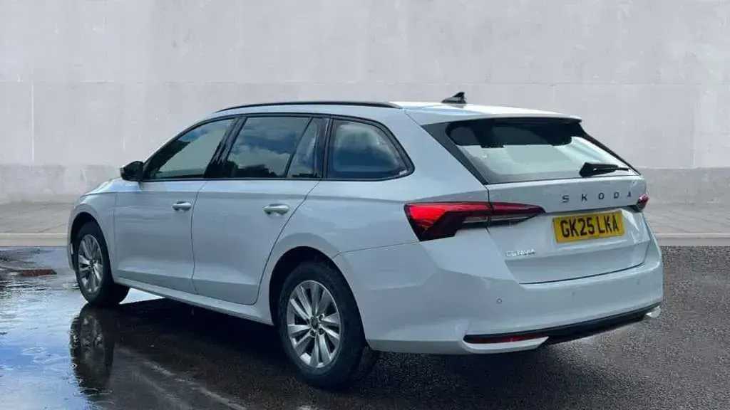 Used Skoda Octavia SE Technology 150 HP (110 kW) 2025 Moon white metallic Estate