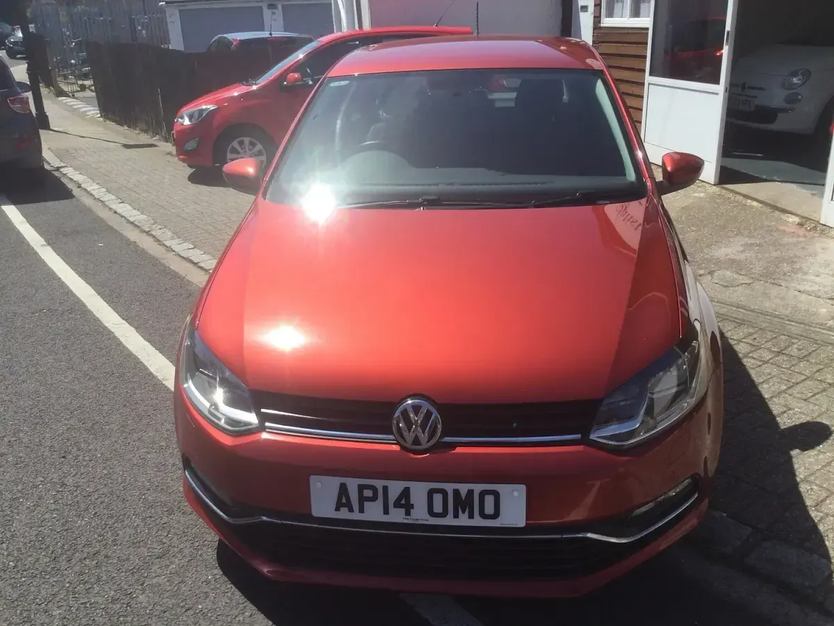 Used VW Polo SE 60 HP (44 kW) 2014 Red Hatchback